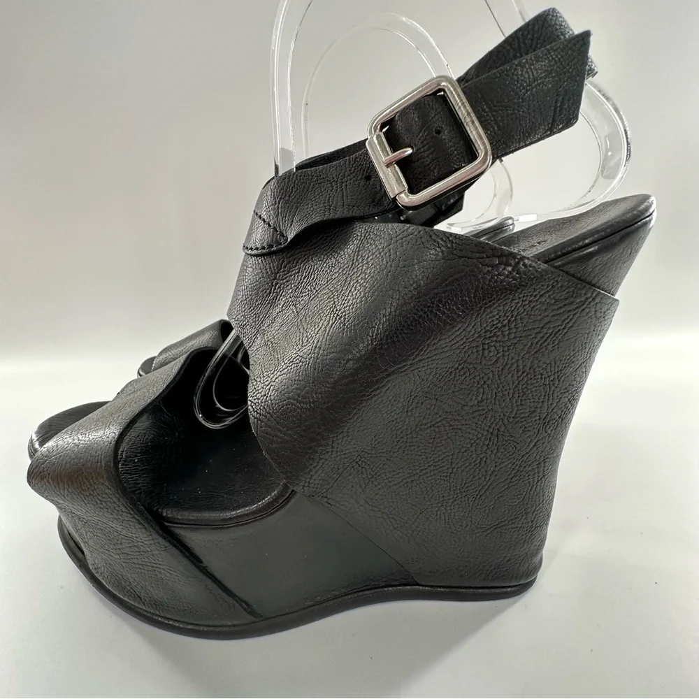 Vera Wang lavender heels size 10 41.5 black leather chunky platform avant-garde